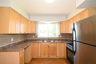 Building Photo - 1362 Aleza Crescent