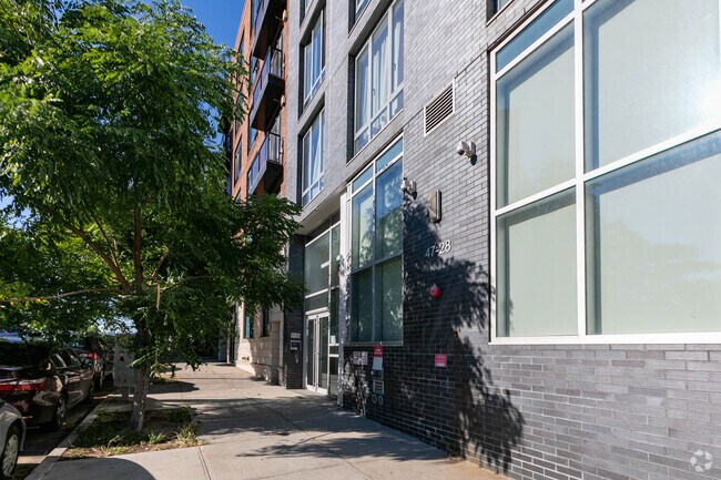 Building Photo - 47-28 11th St