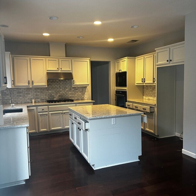 Photo - House For Rent!