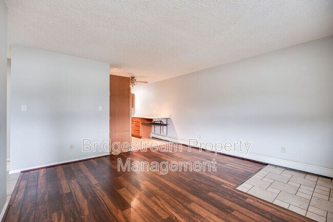 Foto del edificio - 14-107 Candlewood Court