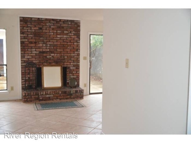 Building Photo - 2629 Woodley Park Dr