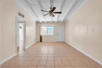 Building Photo - 710 N 10th St