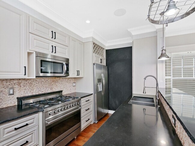 Foto del edificio - 720 E 2nd St