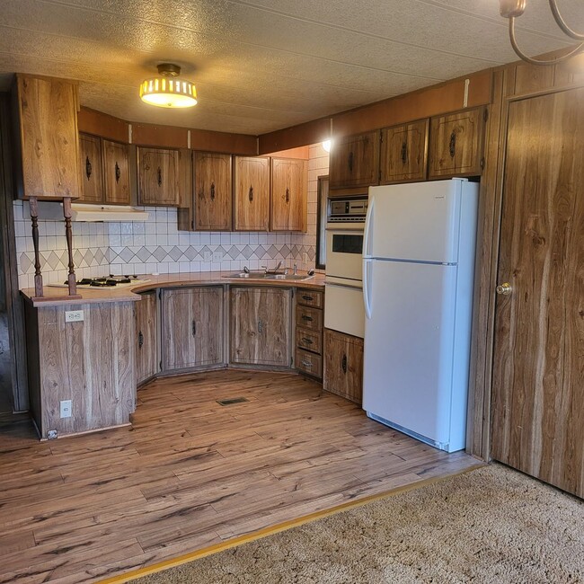 Building Photo - 2 Bedroom With a Great View