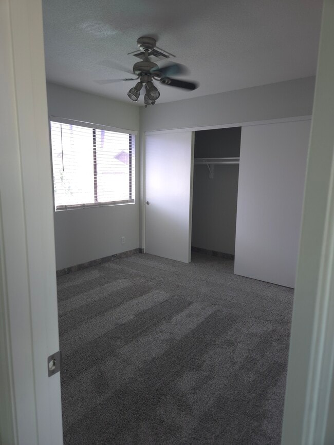 Building Photo - 10032 W Sells Dr