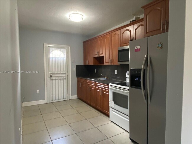 Foto del edificio - 10841 SW 7th St