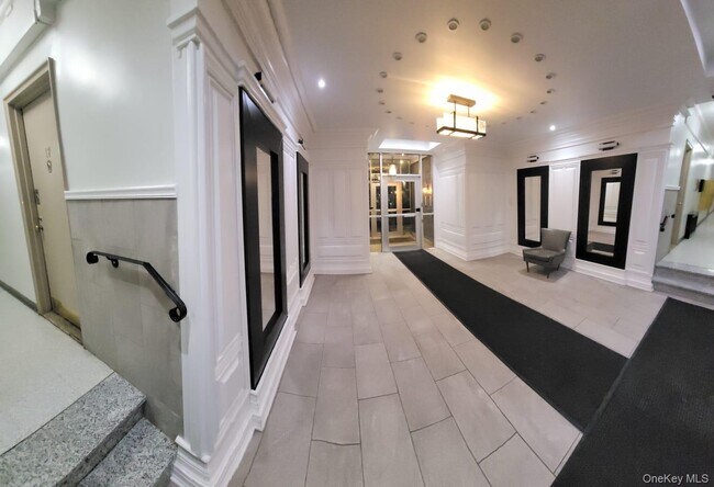 Foto del edificio - 141-60 84th Rd