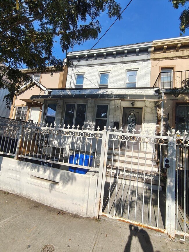 Building Photo - 106-47 Union Hall St