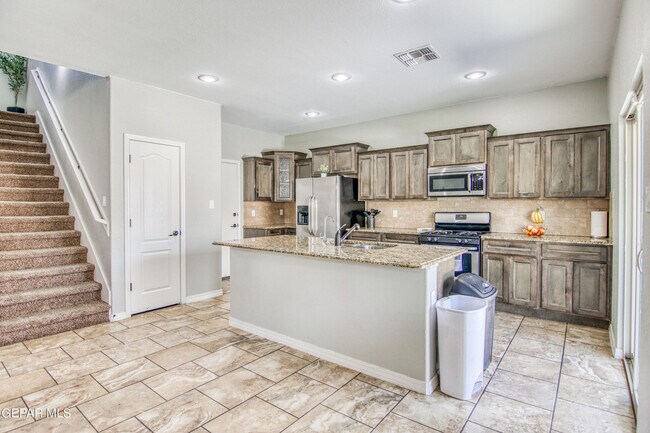 Building Photo - 14673 Hunters Grove Ave