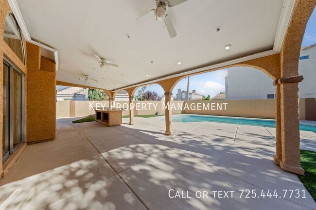 Foto del edificio - 3-Bedroom Home with Pool and RV Parking – ...