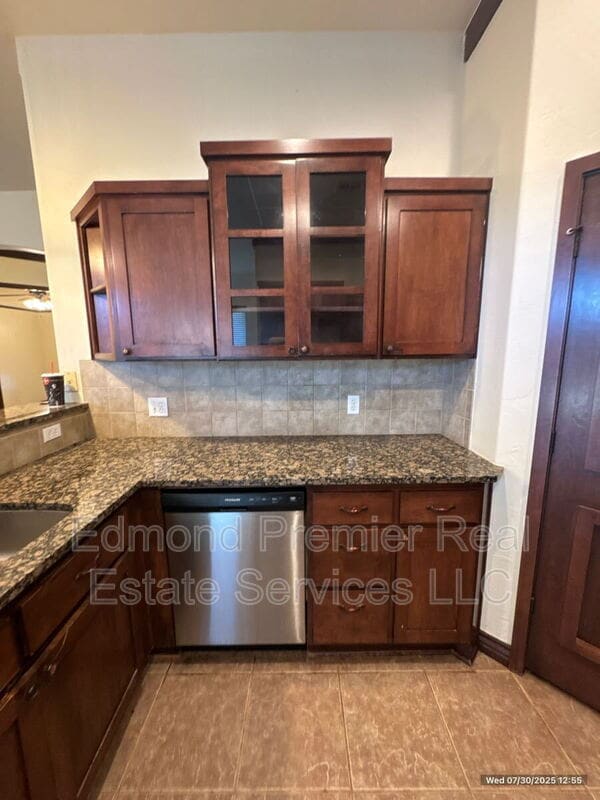 Foto del edificio - 3024 FireWheel Rd