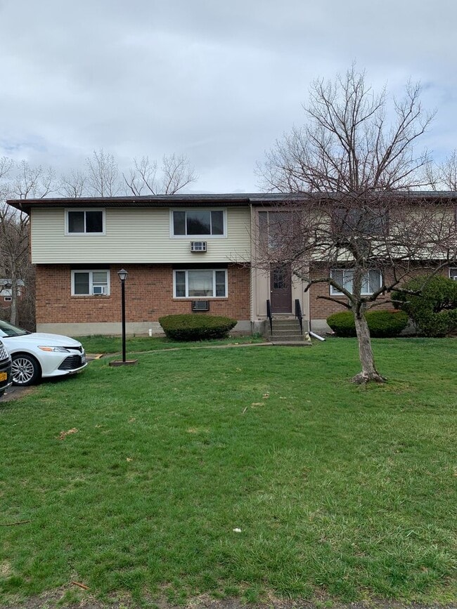 Building Photo - 903 Parr Meadow Dr