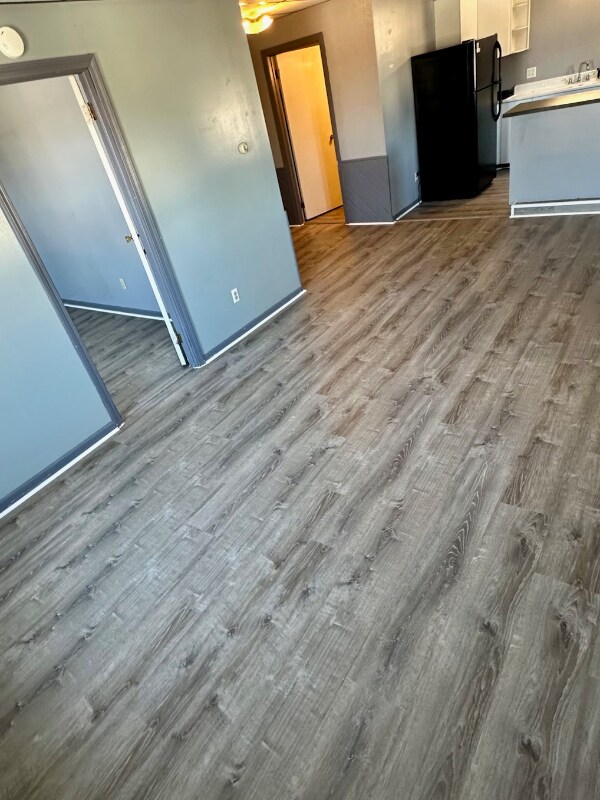 Foto del edificio - 102 S Main St