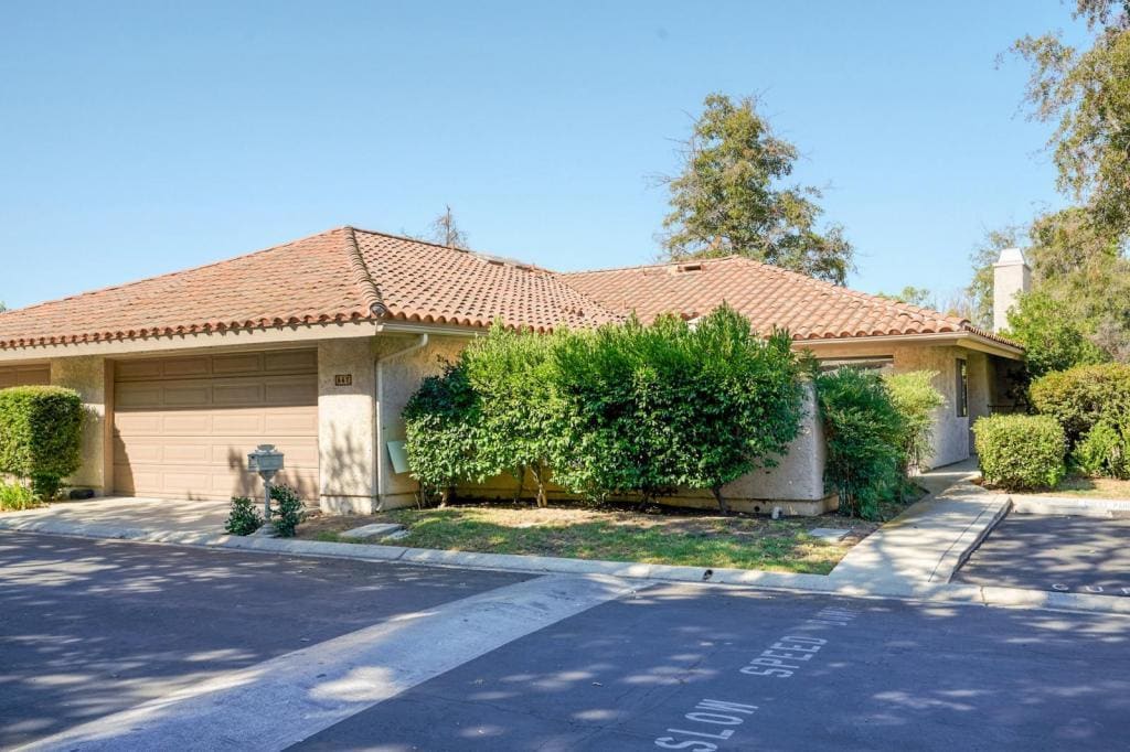 Primary Photo - 667 Arroyo Oaks Dr