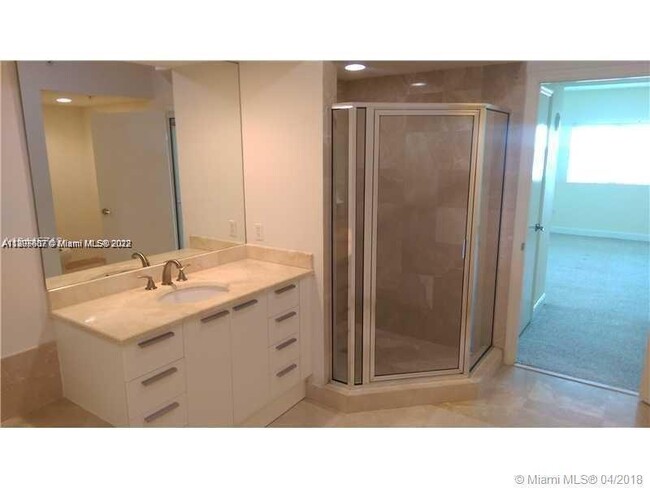 Building Photo - 15051 Royal Oaks Ln