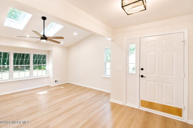 Foto del edificio - 99 Oak Ln