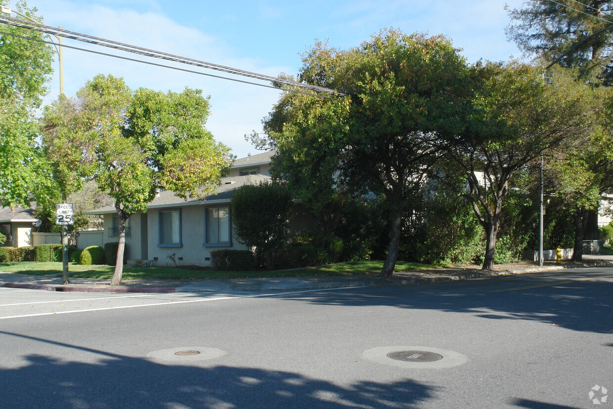 Foto del edificio - 775 W Valley Dr