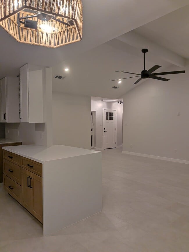 Building Photo - 1403 Bramblebury Dr