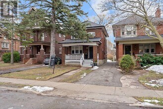 Building Photo - 145 Glengrove Ave W