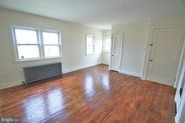 Foto del edificio - 2919 Clearview Ave
