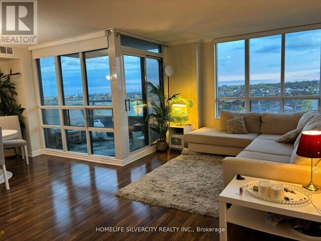 Photo du bâtiment - 335-335 Rathburn Rd W