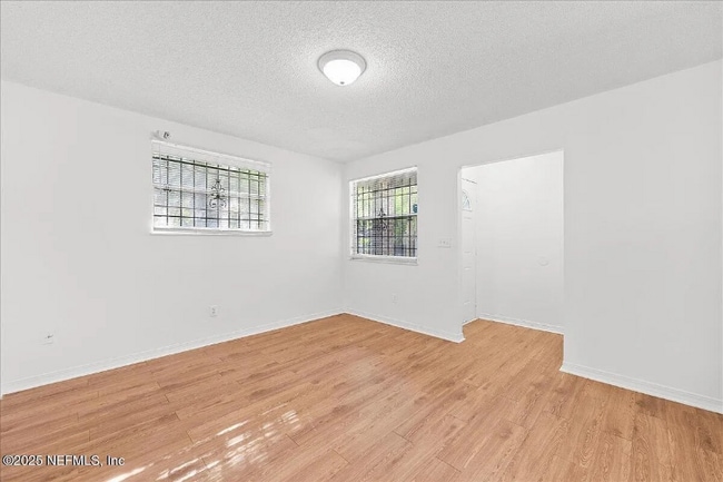 Foto del edificio - 1603 W 29th St