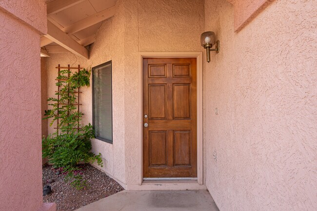 Foto del edificio - 10487 N Fairway Vista Ln