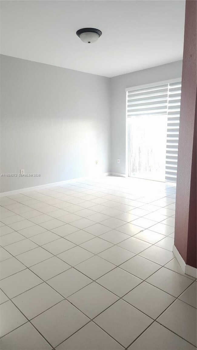 Building Photo - 2715 SE 15th Pl