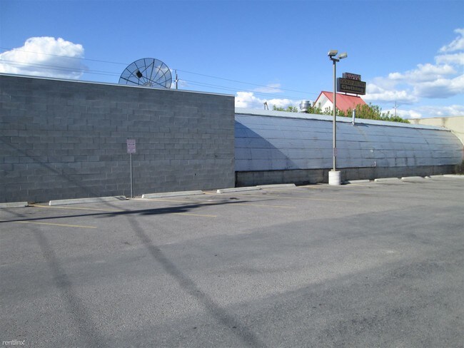 Foto del edificio - 88 N Main St