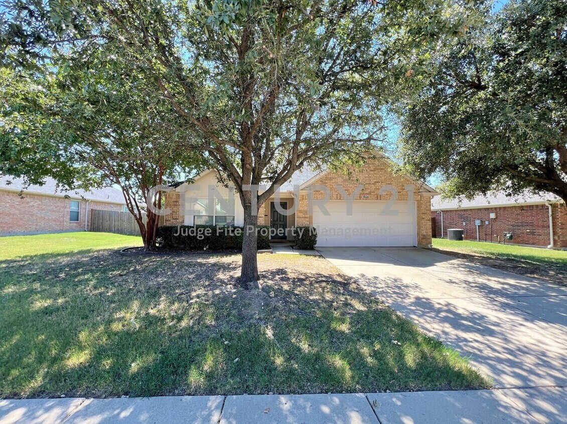 Foto principal - Desirable 4/2/2 in Denton's Braewood at Oa...