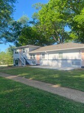 Building Photo - 1504 Oakwood Ave NE