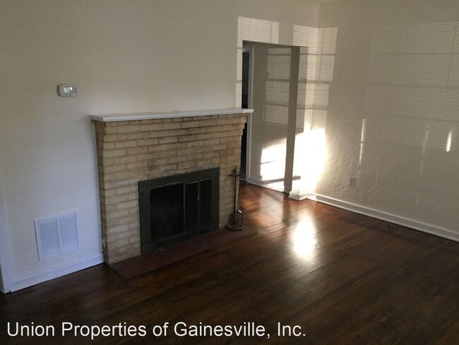 Building Photo - 2 br, 1 bath House - 304 NW 25th Street