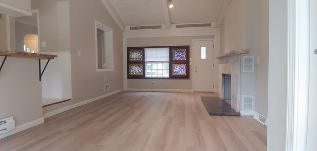 Building Photo - 4425 N 105th St