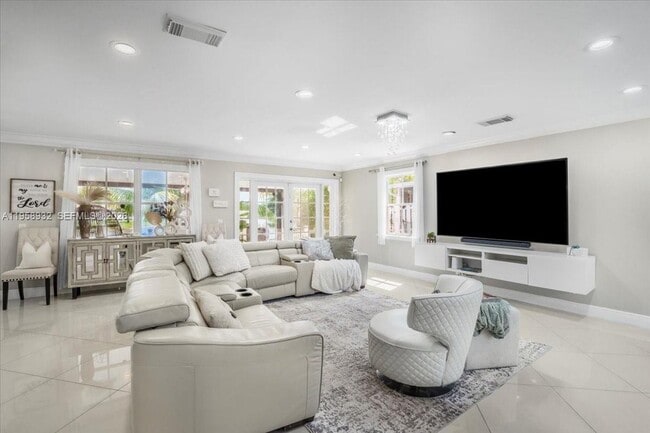 Building Photo - 1820 Vista Way