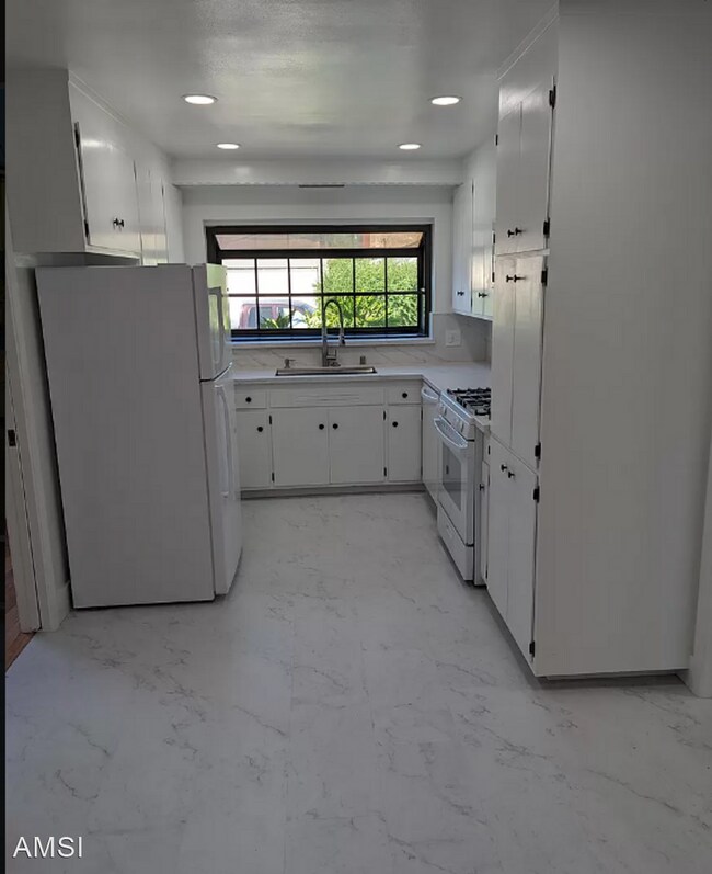 Building Photo - 3 br, 2 bath House - 3307 Lenard Dr