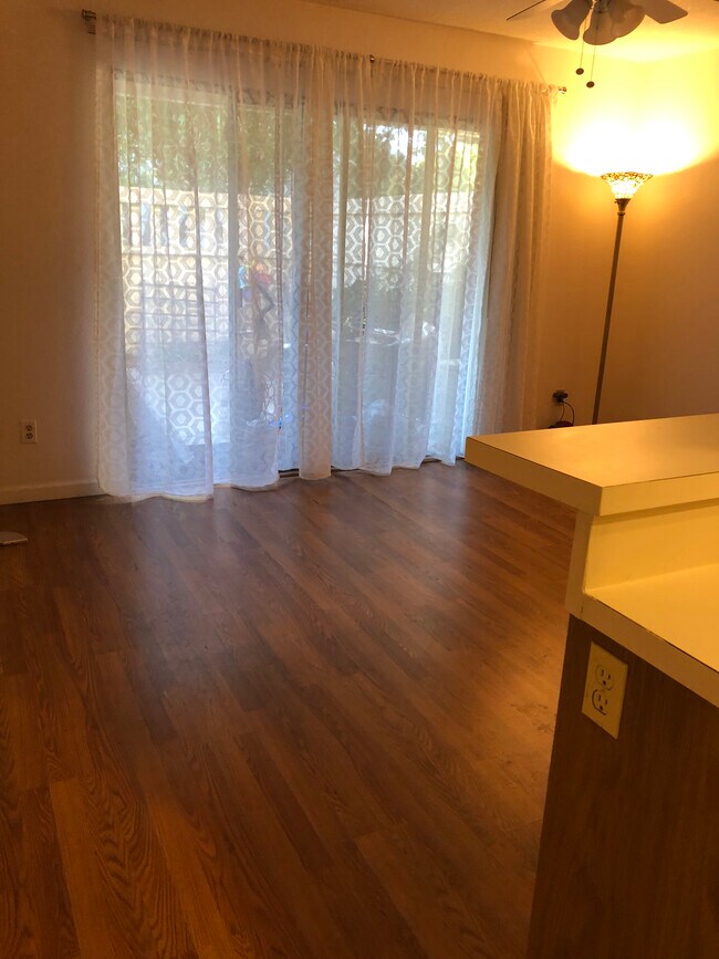 Building Photo - 660 Picasso Ter