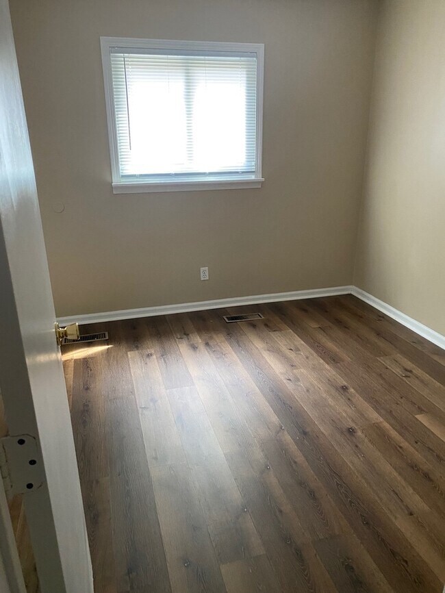 222 N Eaton Ave, Indianapolis, IN 46219 House Rental in Indianapolis