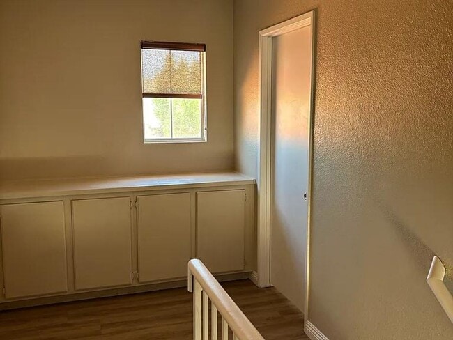 Building Photo - Beautiful home