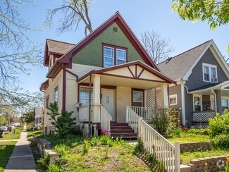Building Photo - 802 Camburn Ct SE