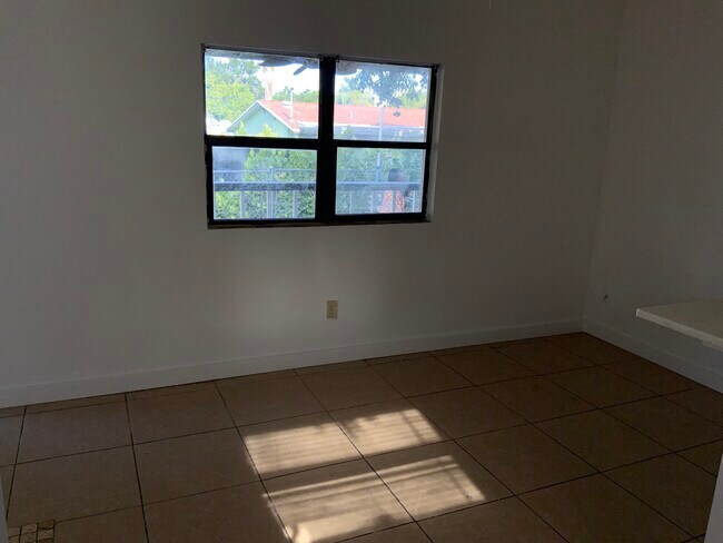Foto del edificio - 611 S Pine St