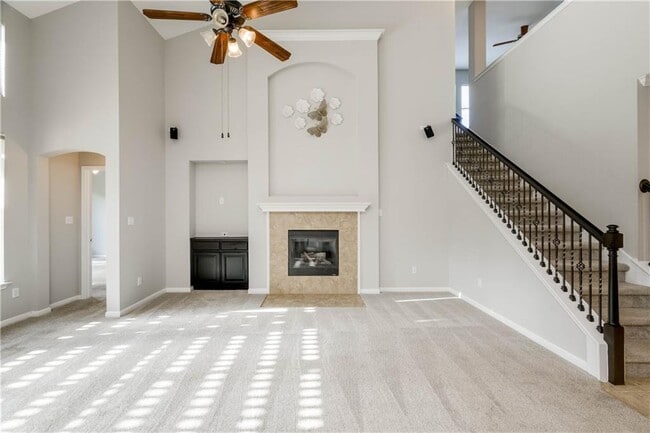 Building Photo - 321 Shea Dr
