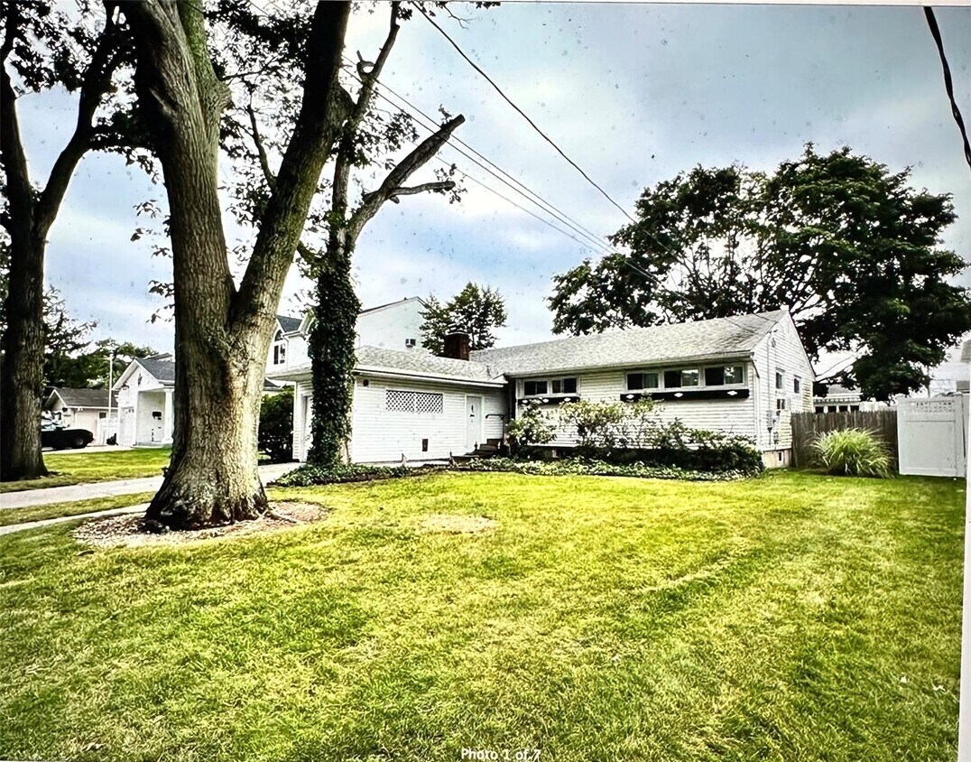 Primary Photo - 208 Broadway
