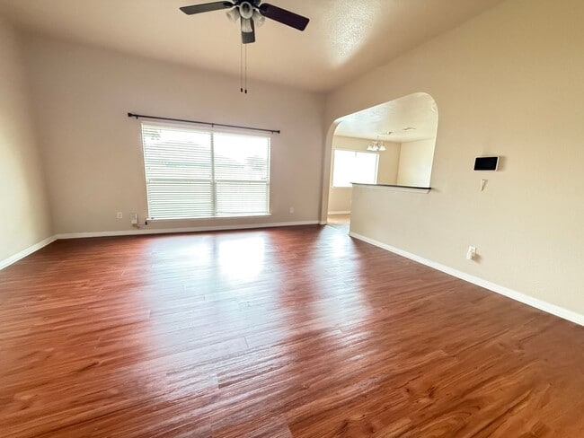 Building Photo - 7819 Woodbury Dr