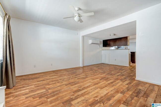 Foto del edificio - 3943 Montclair Rd