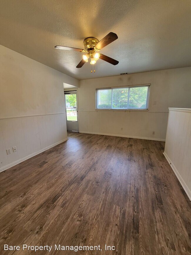 Foto del edificio - 3 br, 1 bath House - 1506 Dakota Street