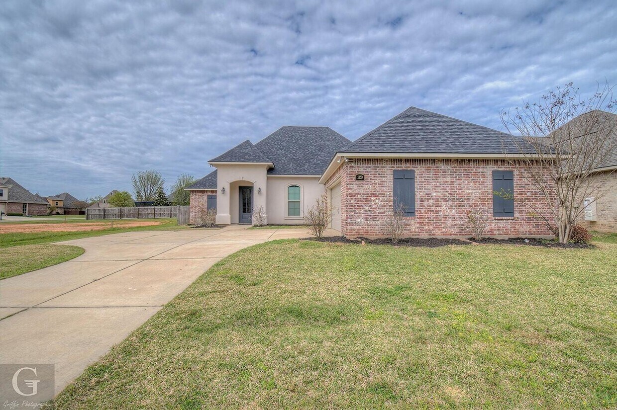 4 br, 3 bath House 120 Caiden House Rental in Benton, LA