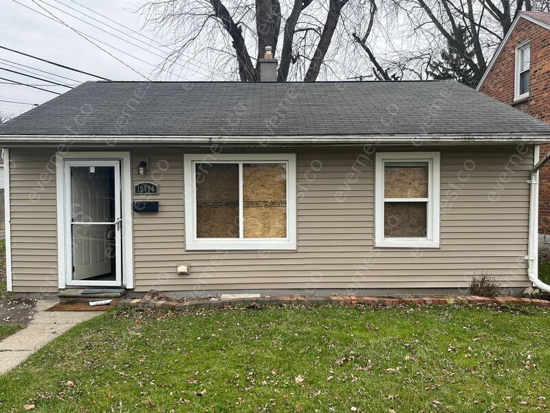 19484 Wakenden St, Redford Charter Township, MI 48240 House Rental in