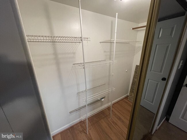 Building Photo - 7810 Amherst Dr
