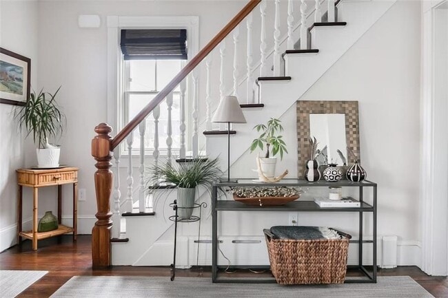 Building Photo - 16 Carroll Ave