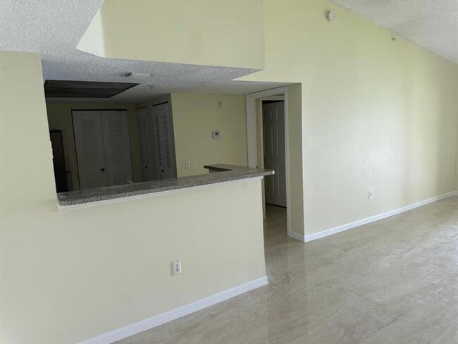 Building Photo - 5061 Wiles Rd